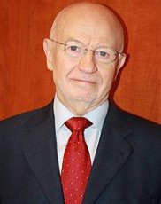 Dr. Manherz Károly